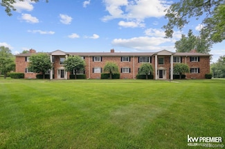 42266 Woodward Ave Unit 2, Bloomfield Hills, MI 48304