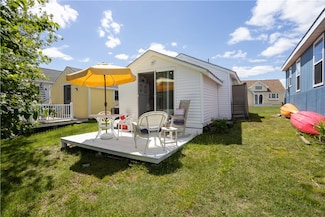 64 Burnside Ave, Narragansett, RI 02882