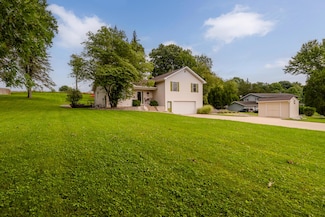 4743 E Arrowhead Dr, Berrien Springs, MI 49103