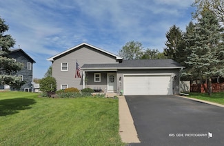 1204 Capri Terrace, McHenry, IL 60050