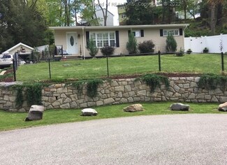 1140 Emerald Rd, Charleston, WV 25314