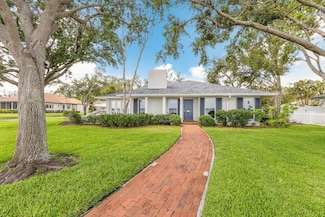 2401 Riverview Blvd, Bradenton, FL 34205