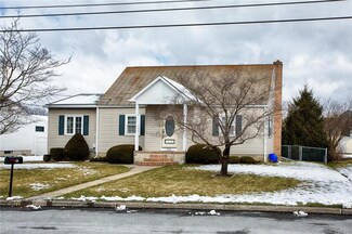 719 Broad St, Tatamy, PA 18085