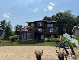 12236 Southgate Dr, Plainwell, MI 49080