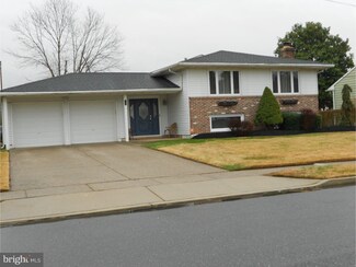 13 Bryant Rd, Blackwood, NJ 08012