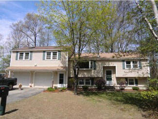 89 Moose Club Park Rd, Goffstown, NH 03045