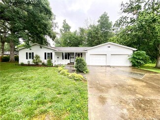 241 N Beechwood Ave, Scottsburg, IN 47170