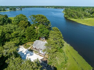 41 Aunt Debbys Rd, Dennis Port, MA 02639