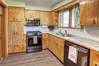39974 Butternut Ridge Rd, Elyria, OH 44035