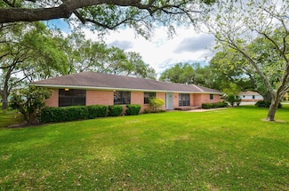 203 Marx St, Ganado, TX 77962