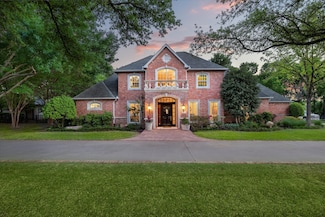 432 Victorian Dr, Waxahachie, TX 75165