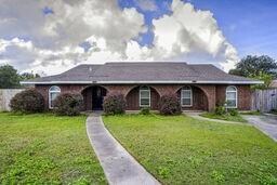 6970 Connaught Ct, New Orleans, LA 70128