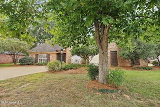 105 Thornwood Dr, Clinton, MS 39056