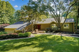13 Locust Hill Rd, Cincinnati, OH 45245