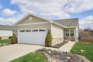 708 Whisper Creek Ln, Lodi, OH 44254