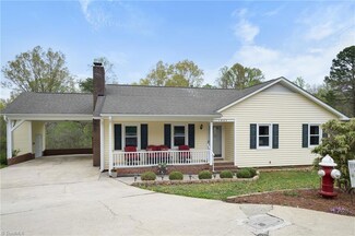1807 Overlook Point, High Point, NC 27265