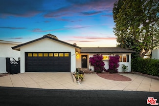 3909 Glenridge Dr, Sherman Oaks, CA 91423