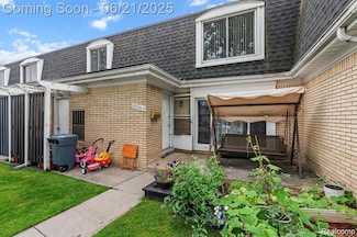 29636 City Center Dr, Warren, MI 48093