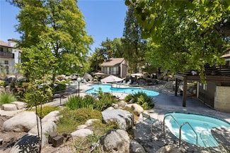21535 Erwin St Unit 117, Woodland Hills, CA 91367