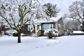 15 Handy Rd, Pocasset, MA 02559