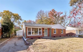 355 Saint Eugene Ln, Florissant, MO 63033