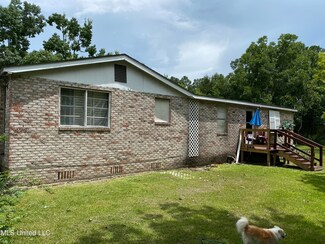 7152 Sunflower St, Bay Saint Louis, MS 39520