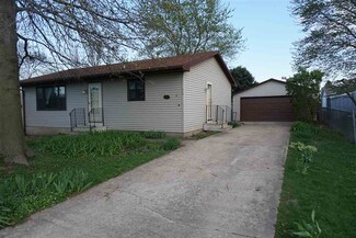 203 W Pioneer Rd, Lone Tree, IA 52755