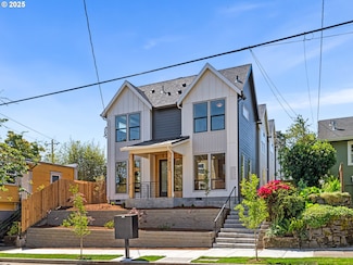 1212 SE Center St Unit 6, Portland, OR 97202