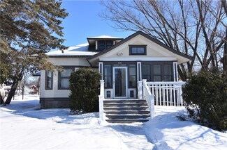 1610 Main St Unit 1610-1610 1/2, Bloomer, WI 54724