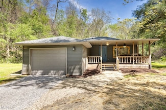 9869 Gifford Rd, Amherst, OH 44001