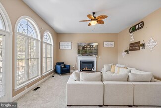 4016 Sapling Way, Triangle, VA 22172
