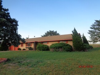 722 S Topeka Ave, Ness City, KS 67560