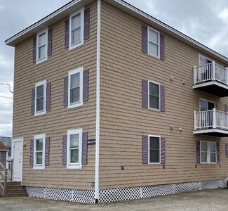 20 Cable Ave Unit 17, Salisbury, MA 01952