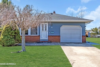 25 Bolans Ct, Toms River, NJ 08757