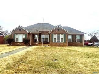 100 Brenna Ln, Hazel Green, AL 35750