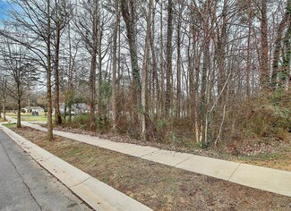 500 Dawn Cir, Charlotte, NC 28213
