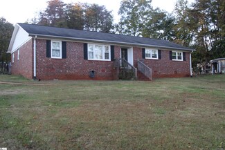 18 Avice Dale Dr, Greenville, SC 29611