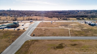 3 S 282nd Ave E, Coweta, OK 74429