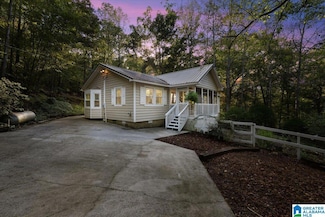 351 Poplar Ln, Warrior, AL 35180