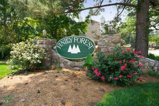 102 Finley Forest Dr, Chapel Hill, NC 27517