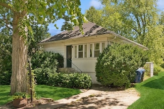 411 Randolph St, Glencoe, IL 60022