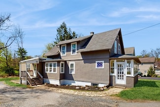 19 River Rd, Montville, NJ 07045