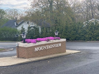 493 Sierra Vista Ln Unit 493, Valley Cottage, NY 10989