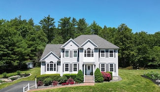 8 Harrison Cir, Rowley, MA 01969