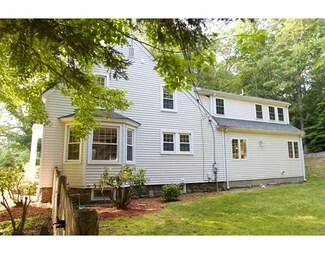 60 Indian Hill Rd, Worcester, MA 01606
