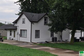 500 E Division St, Alton, IA 51003