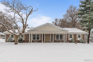 129 Royal Manor Ct, Saint Louis, MO 63141