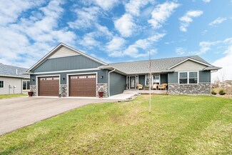 31738 Marshview Ct, Lindstrom, MN 55045