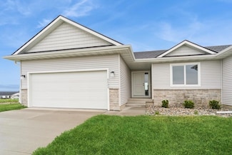 5532 NE Briarwood Dr, Ankeny, IA 50021