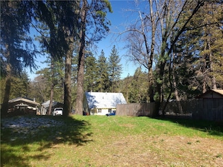 22886 Azalia Ln, Crestline, CA 92352